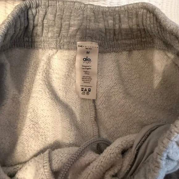 ALO Yoga Light Gray Women's Joggers - Picture 4 of 5